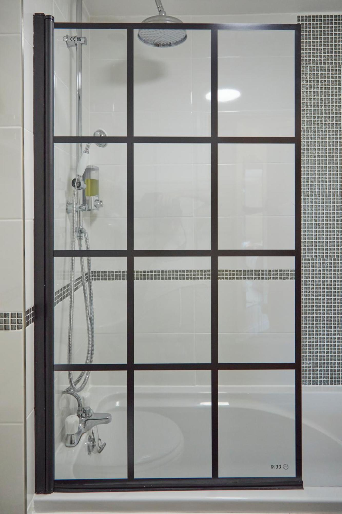 Stylish 2-Bedroom Apartment With Free Parking Halifax Ngoại thất bức ảnh